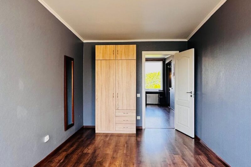 Izire 2 istabu dzīvokli Liepājā, Klaipēdas ielā — foto 5