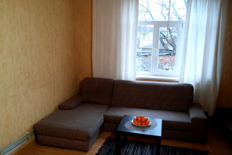 Izīrē mēbelētu 2 istabu dzīvokli Jaunliepājā — foto 11